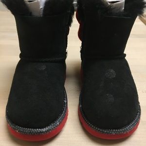 Disney UGG Minnie Mouse Polka Dot Toddler size 7